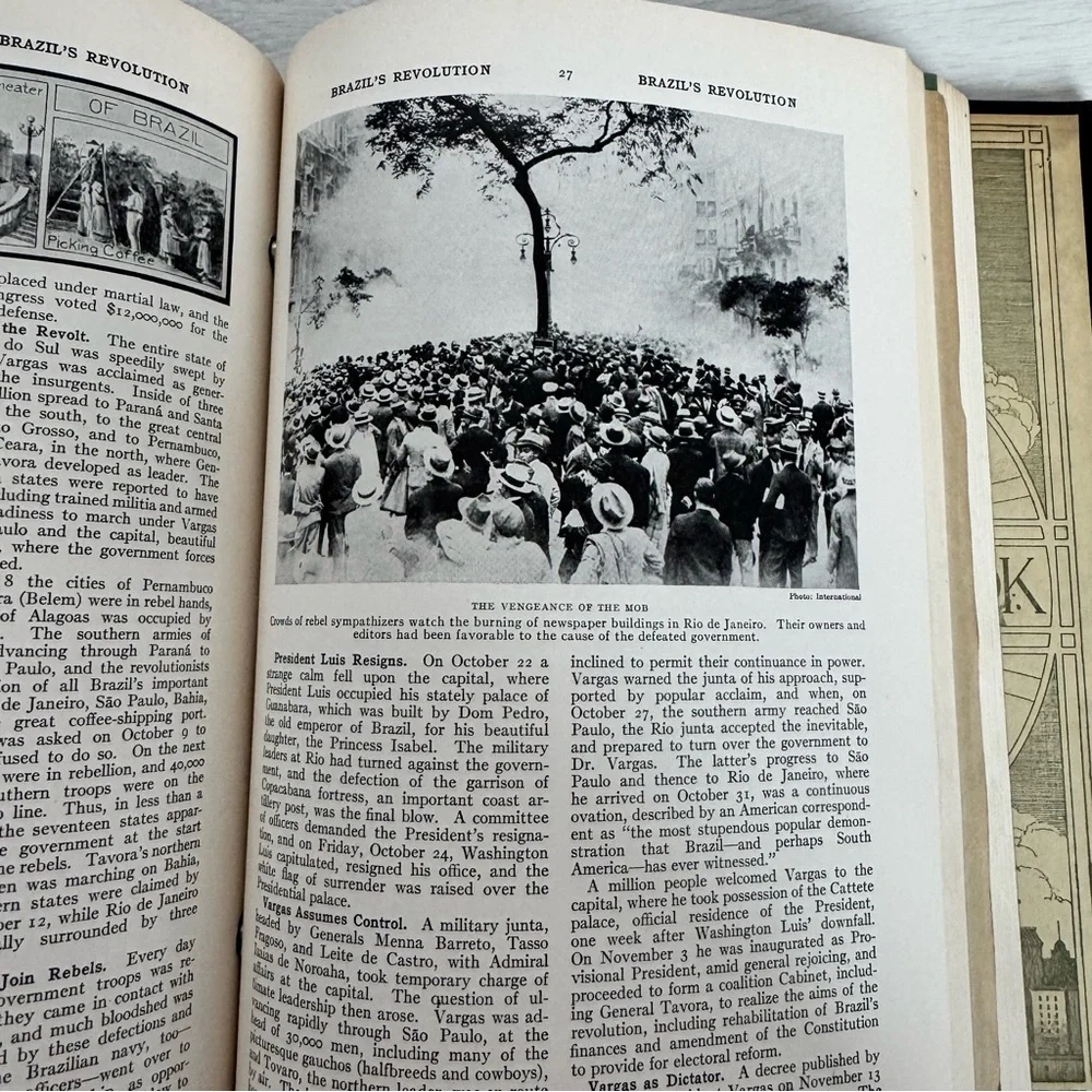 Vintage The World Book Loose Leaf Annual Book Binder 1928-1931 - Picture 8 of 14